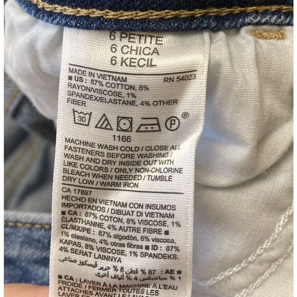 Women’s OLD NAVY ROCKSTAR RIPPED SUPER SKINNY FIT WOMENS JEANS size 6 petite - Picture 3 of 4